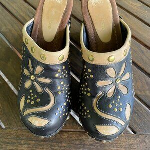 Isabella Fiore Black Beaded/Flower Leather Platform Clog 7 Made In Italy